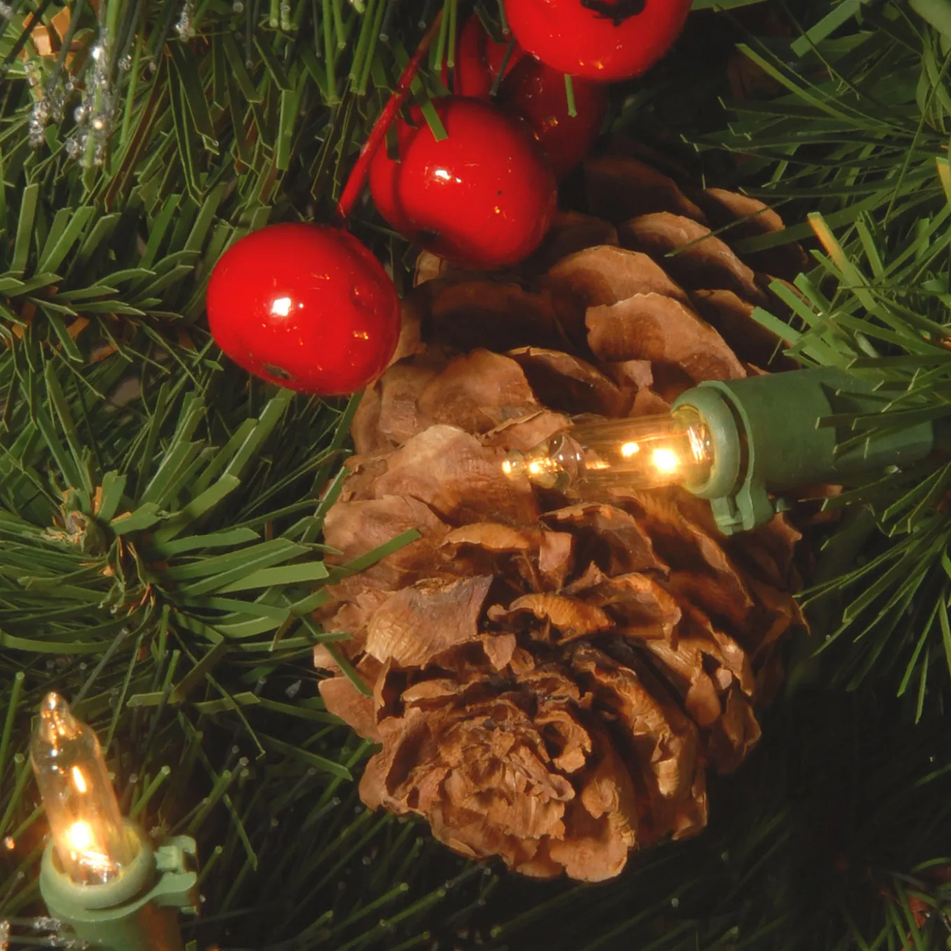 2 ft. Pre-Lit Crestwood Spruce Tree with Clear Lights