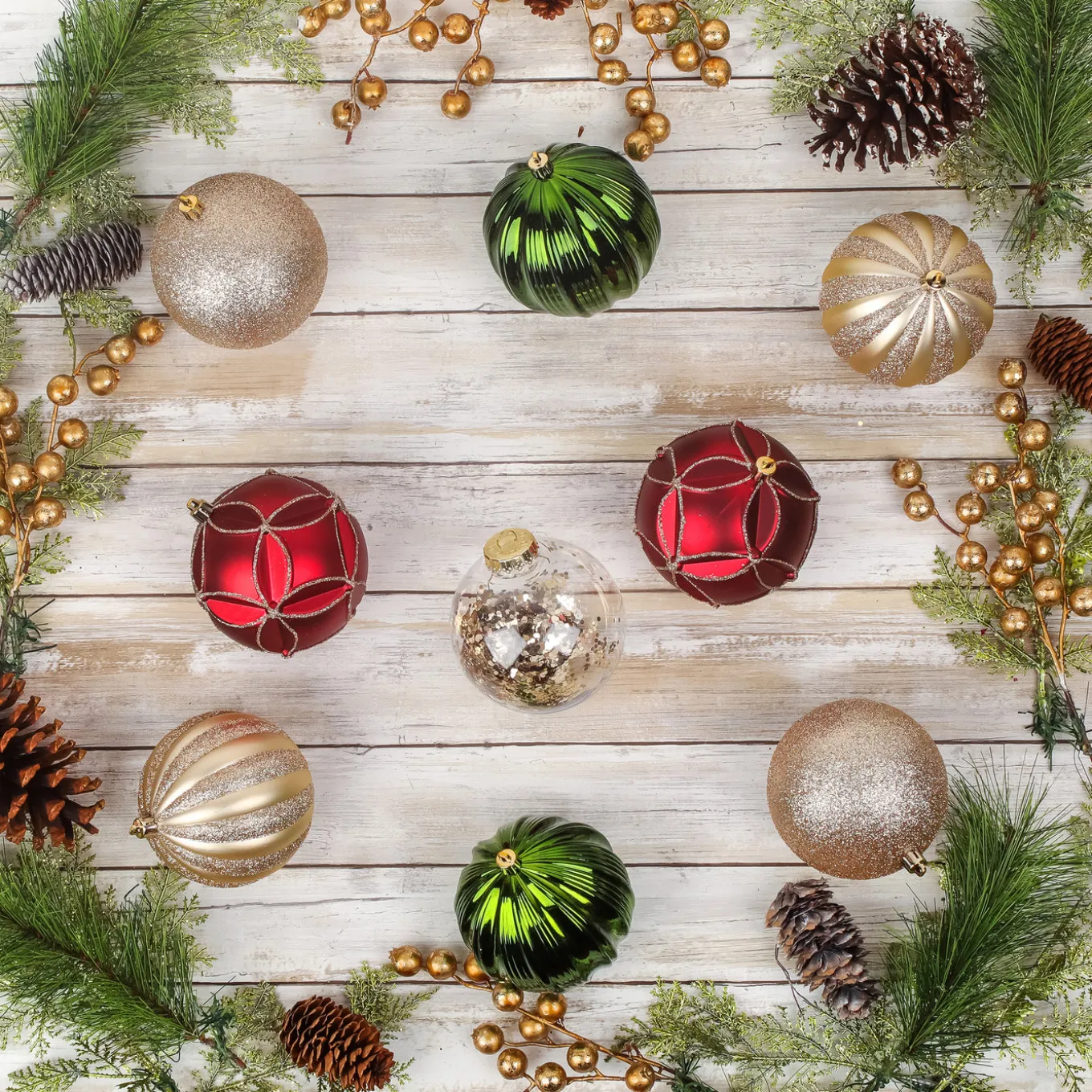 13 in. Gold Xmas Ball Decor Set