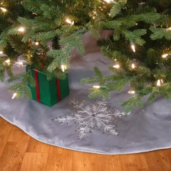 42 in Snowflake Tree Skirt