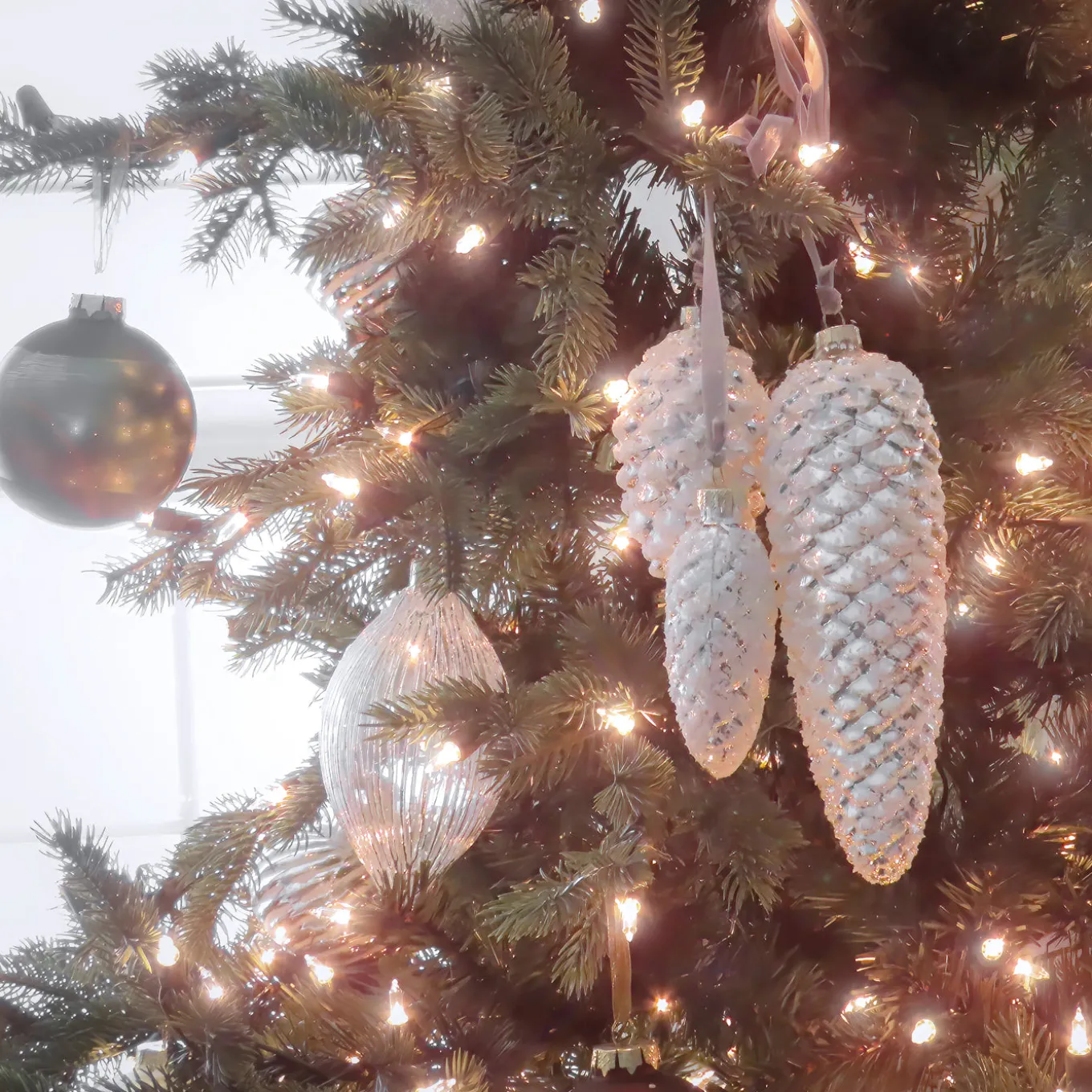 2-Piece HGTV Home Collection Pinecone Cluster Ornaments